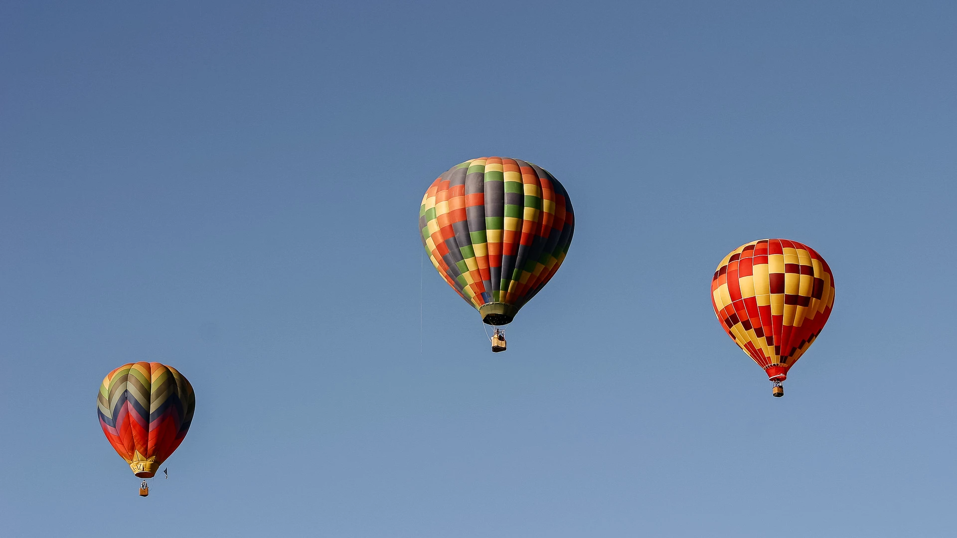 Hot air balloons over Sedona at sunrise