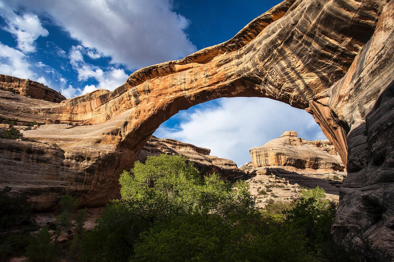 Devil's Bridge sandstone arch in Sedona